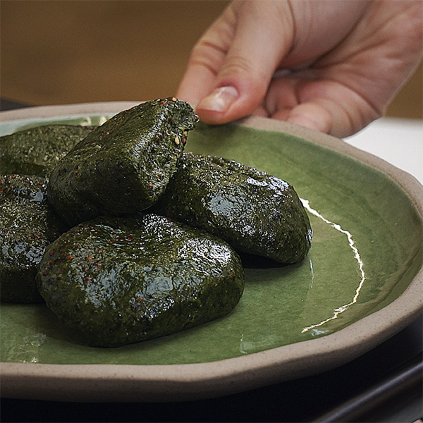 Mugwort Brown Rice Cake with Perilla Seeds 600g