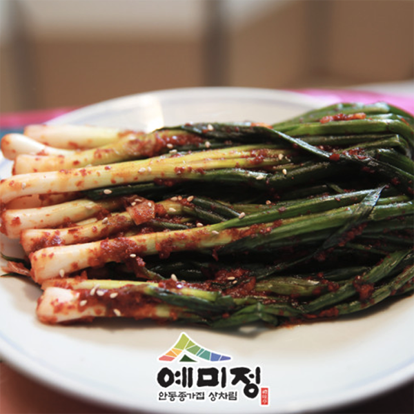 Yemijeong Young Radish Kimchi 2.5kg + Green Onion Kimchi 2kg_Korea Direct Delivery C
