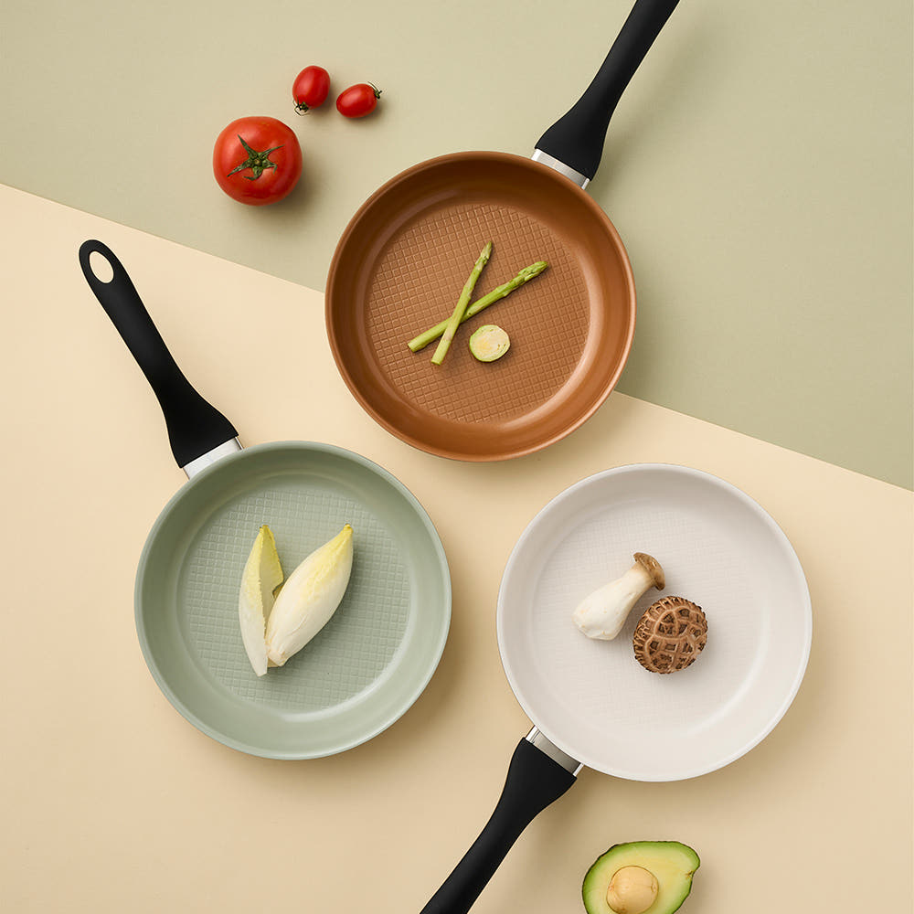 [K Direct Delivery] Edelkochen 3-Ply Viva Cera Fry Pan 24cm (Cream/Copper)