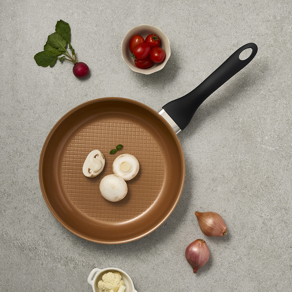 [K Direct Delivery] Edelkochen 3-Ply Viva Cera Fry Pan 24cm (Cream/Copper)